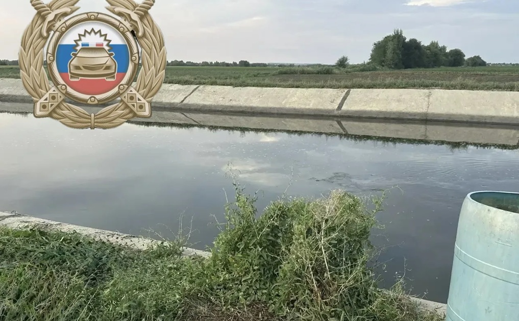 Под Саратовом тракторист съехал в оросительный канал и погиб Под Саратовом тракторист съехал в оросительный канал и погиб