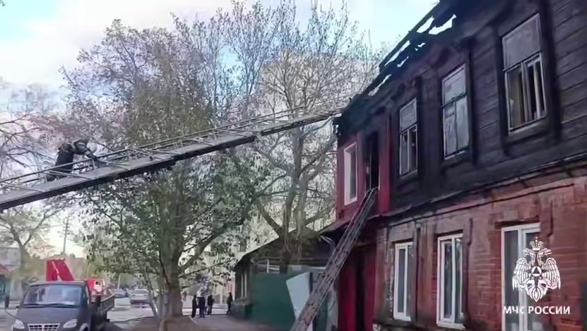 На пожаре в центре Саратова погибла женщина