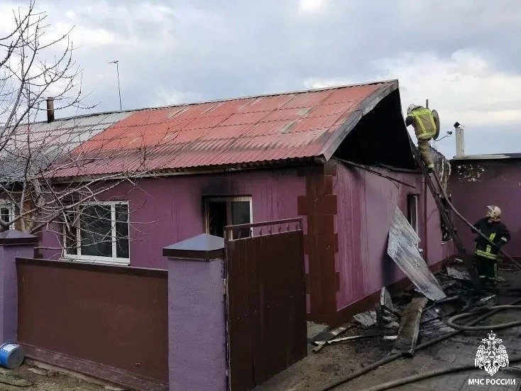 Под Саратовом сельчанка обгорела на пожаре, пытаясь спасти ценные вещи