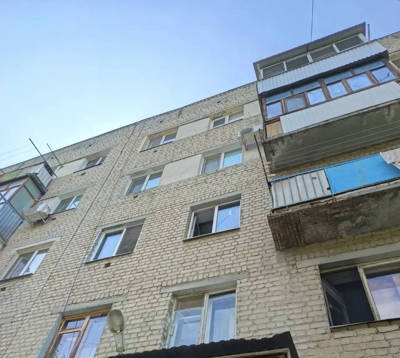 Пятилетний мальчик выпал из окна в Саратове