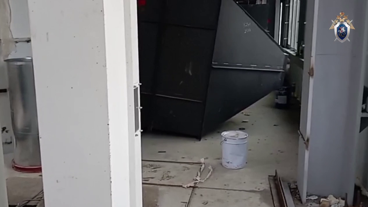 На саратовском заводе рабочего насмерть раздавило трубой