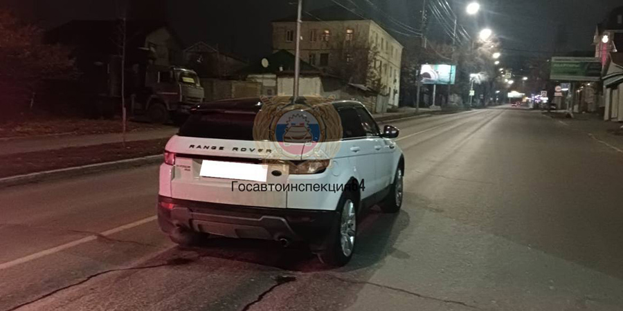 Внедорожник Range Rover сбил женщину в Саратове на Мясницкой