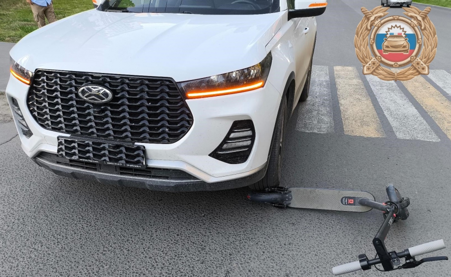 Двое школьников на велосипеде и электросамокате попали под колёса авто в Саратовской области