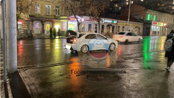 В центре Саратова водитель на Mitsubishi сбил женщину