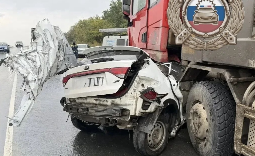 Водитель Kia погиб в ДТП с грузовиком под Аткарском Водитель Kia погиб в ДТП с грузовиком под Аткарском