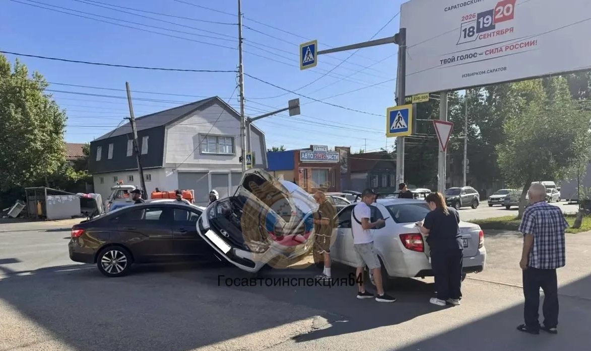 Пенсионерка пострадала в столкновении трёх легковушек на Соколовой Пенсионерка пострадала в столкновении трёх легковушек на Соколовой