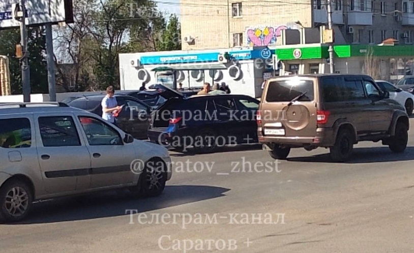 Утром в Саратове сбили пенсионерку на улице Чернышевского