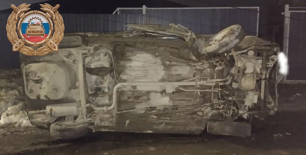 Трое молодых парней на «Приоре» разбились в ДТП со столбом в Саратове