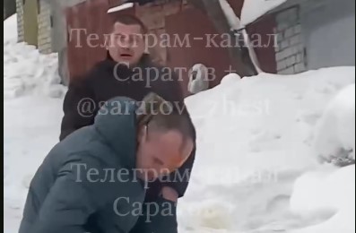 В саратовских гаражах хулиганы напали на девушку и выстрелили в ее брата