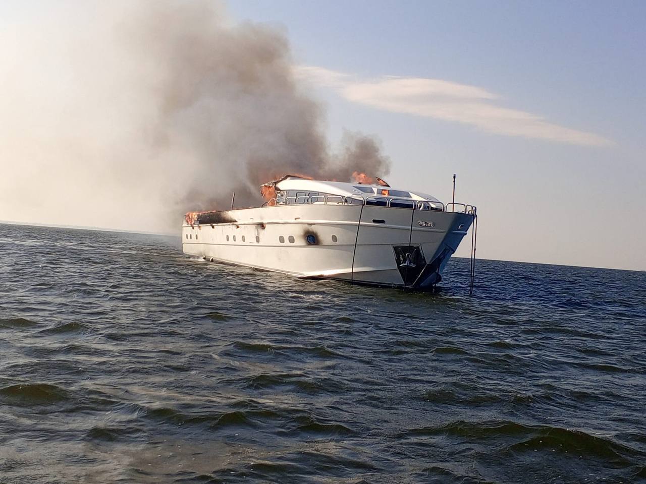 После пожара на яхте «Мечта» в Саратовской области завели уголовное дело