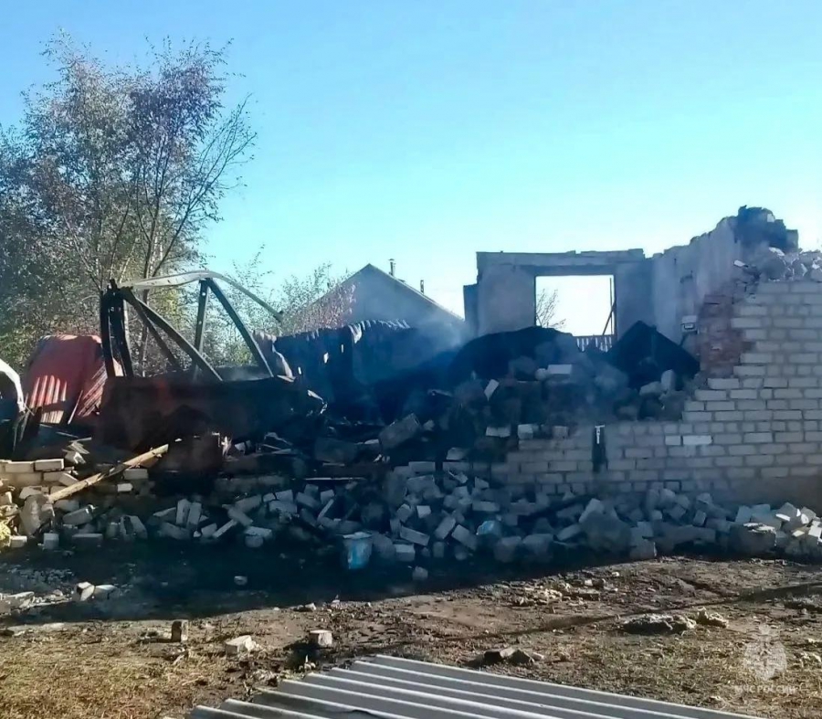 Мужчина получил ожоги спины на пожаре в саратовском селе